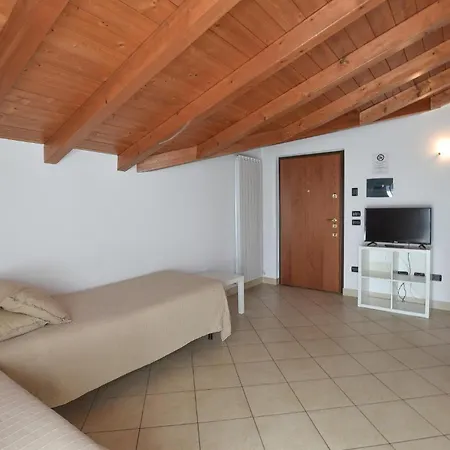 Apartment 1 Bedroom Amazing In Domaso