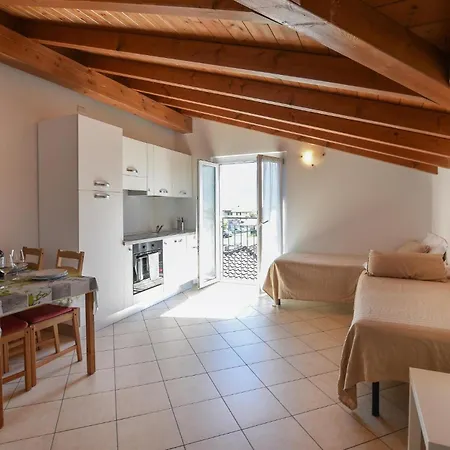 Apartment 1 Bedroom Amazing In Domaso
